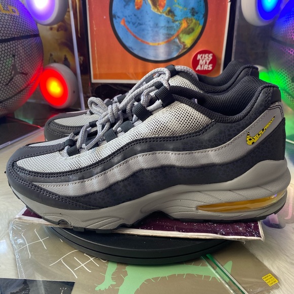 🆕 Nike Air Max 95 Off Noir - Size: Womens 7 - Picture 3 of 10